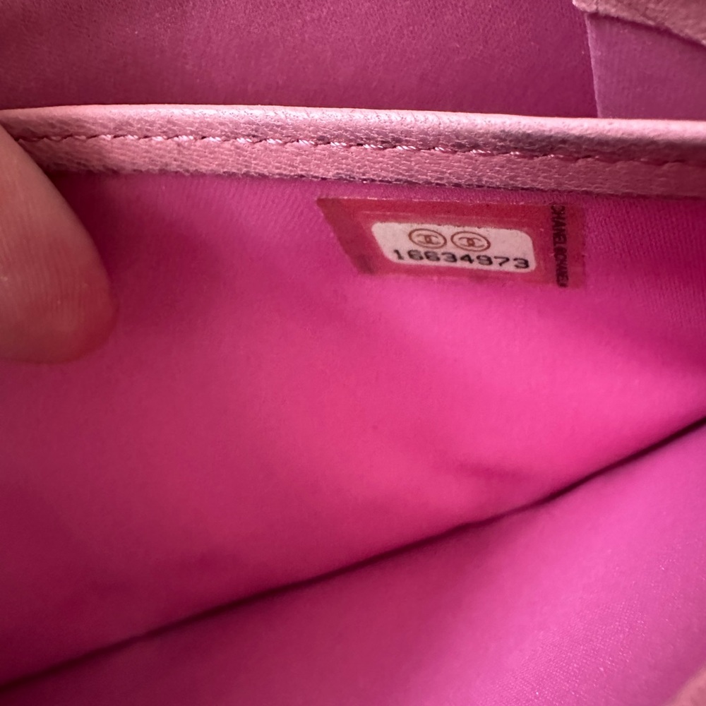 Pink long Chanel wallet - Picture 10 of 10